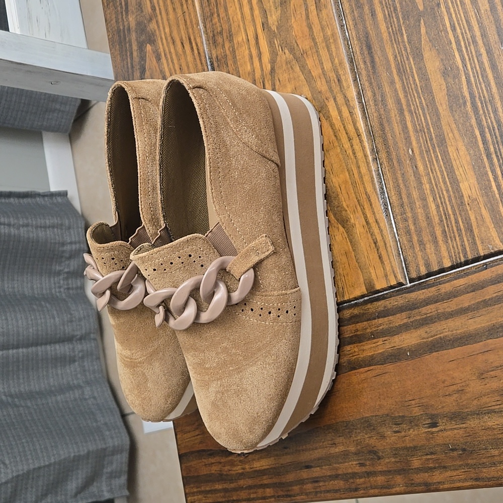Pierre Dumas slip on platforms